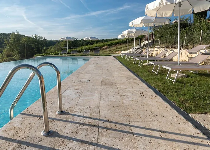 Chianti Design Infinity Pool Shared فندق مبيت وإفطار